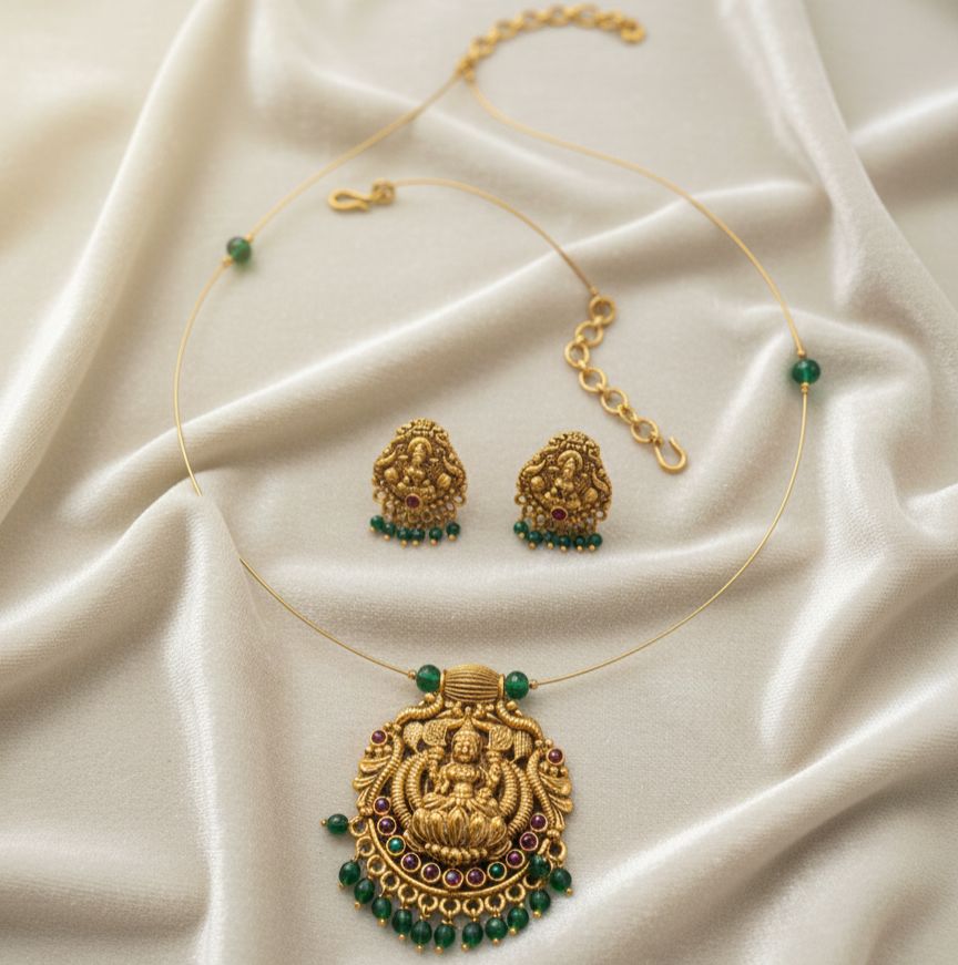 Dark green lakshmi necklace